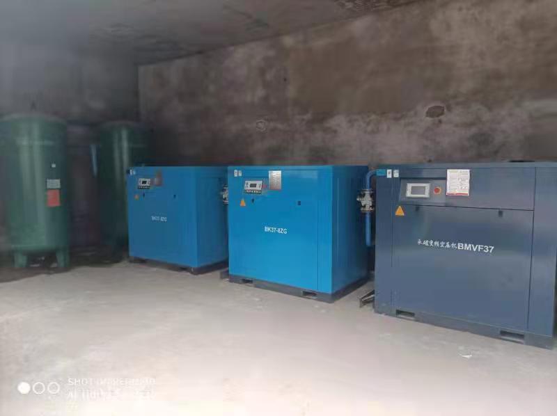 某化工廠安裝現場